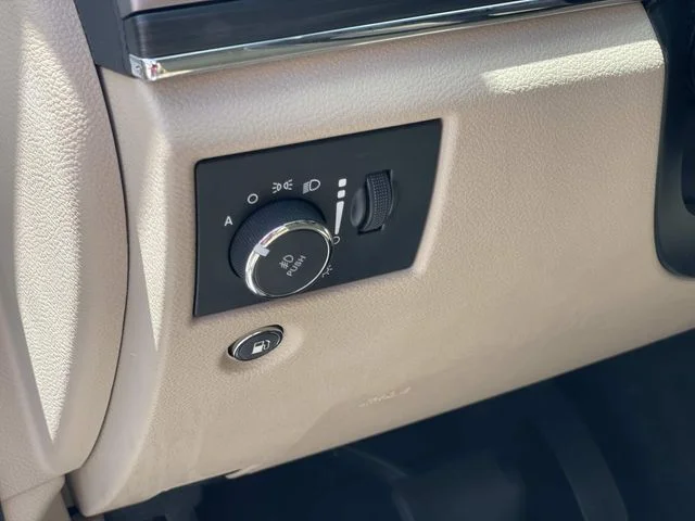Used 2019 White Jeep Limited image 19