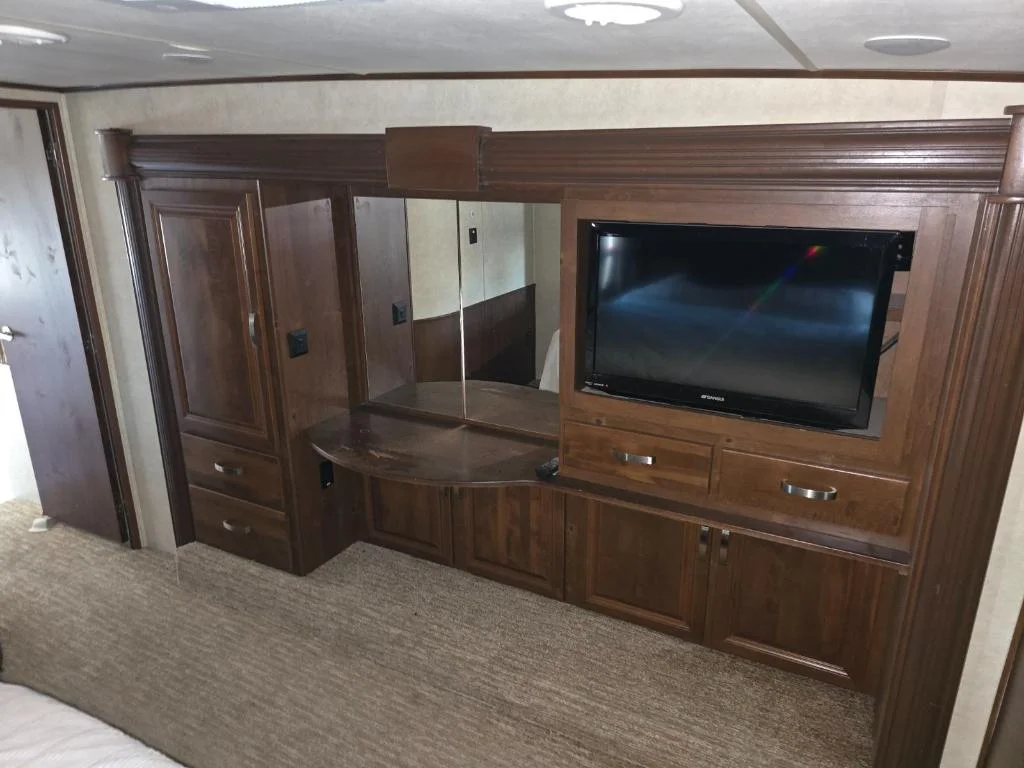 Used 2013 Tan Crossroads  image 26