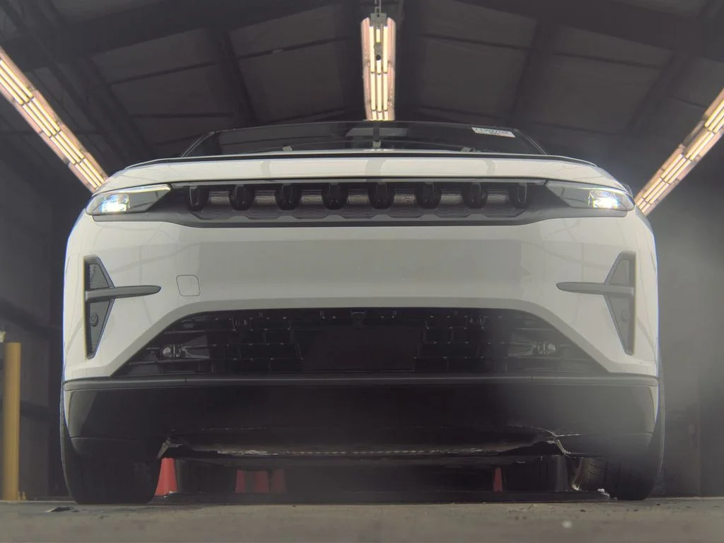 Used 2024 White Jeep Launch Edition image 3