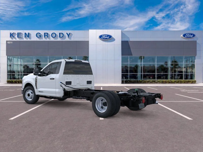 New 2026 Oxford White Ford XL image 5