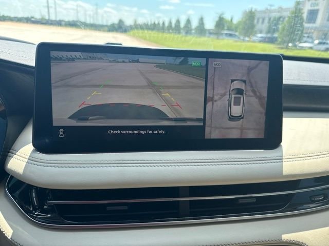Used 2023 White INFINITI Sensory image 10