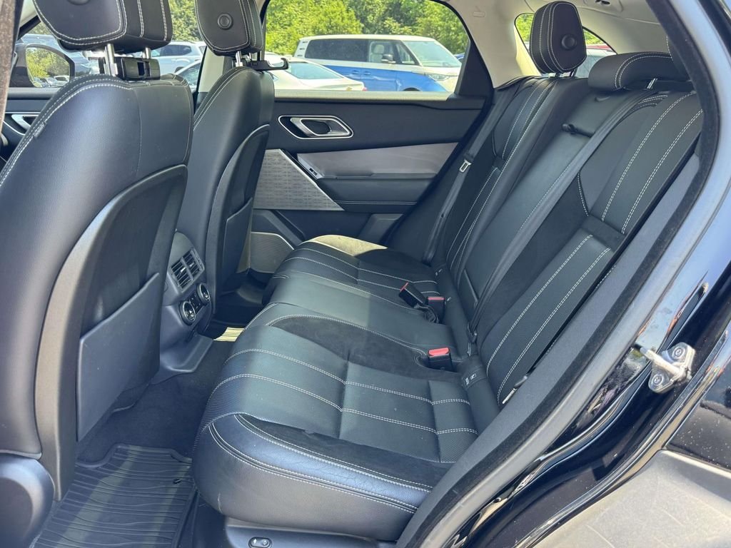 Used 2018  Land Rover S image 15