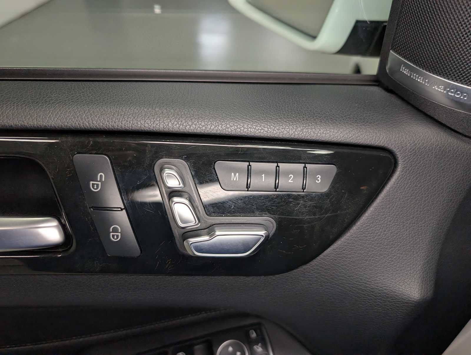 Used 2017 Polar White Mercedes-Benz GLE 350 image 33