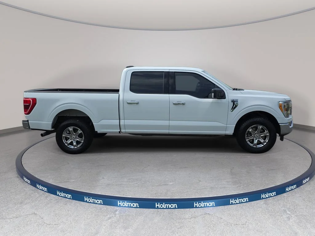 Certified Used 2023 Oxford White Ford XLT image 4