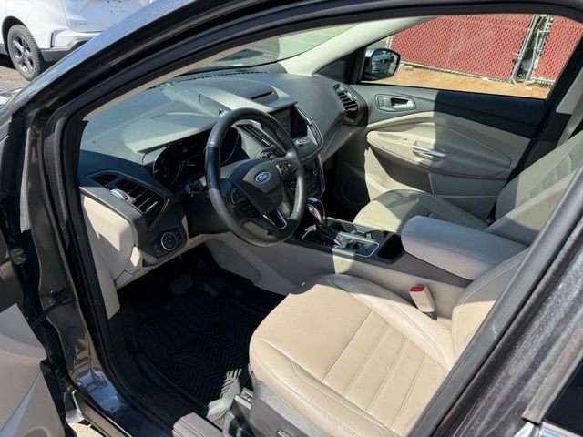 Used 2018 Magnetic Metallic Ford SEL image 8