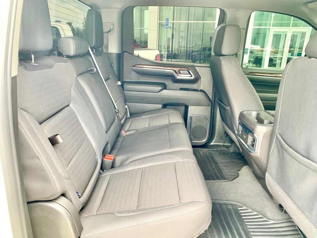 Used 2024 White GMC Elevation image 25