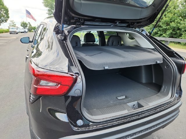 2026 Chevrolet Trax LT - Photo 18