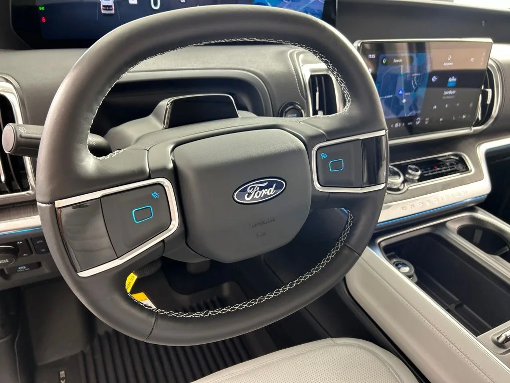 New 2026 Star White Metallic Tri-Coat Ford MAX Platinum® image 16