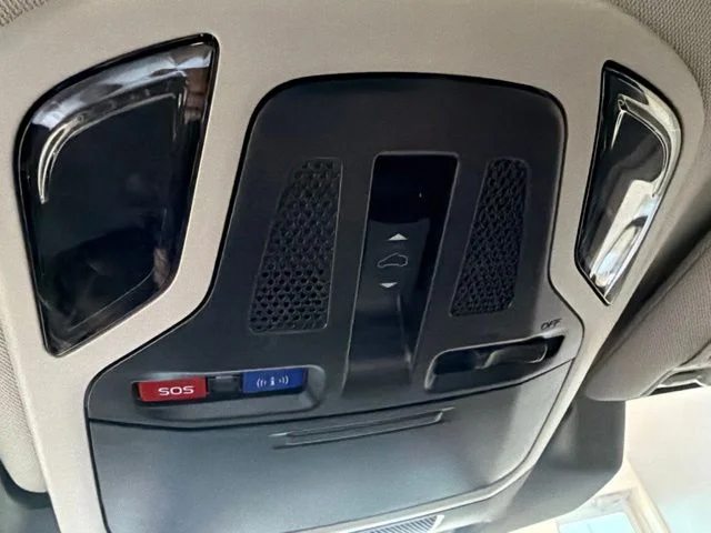 Used 2025 White Subaru Onyx Edition image 11
