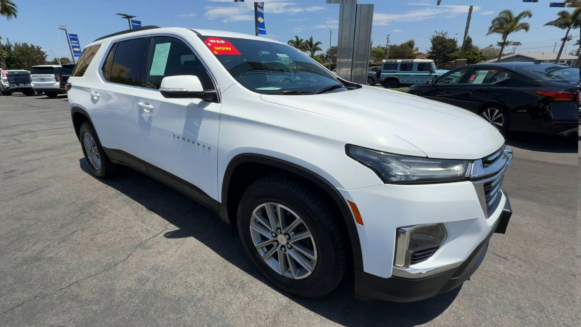 Used 2023 Summit White Chevrolet LT Cloth image 4