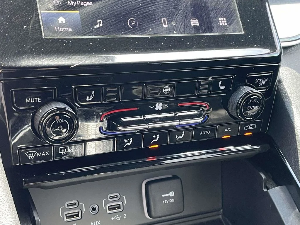 Used 2023 White Jeep Altitude X image 37