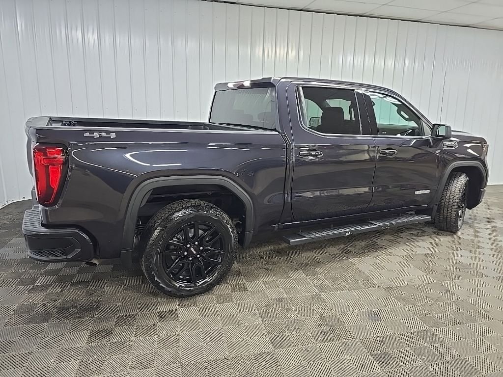 Used 2022 Silver GMC Elevation image 3