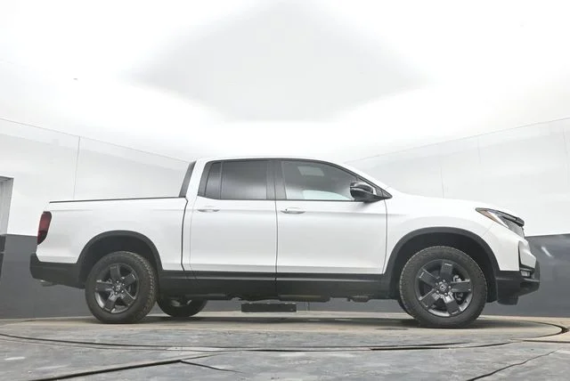 Certified Used 2026 Platinum White Pearl Honda TrailSport image 48