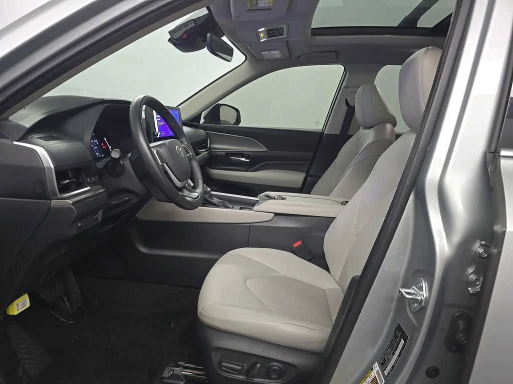 Used 2025 Silver Toyota XLE image 6
