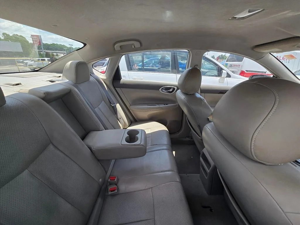 Used 2013 White Nissan SL image 7