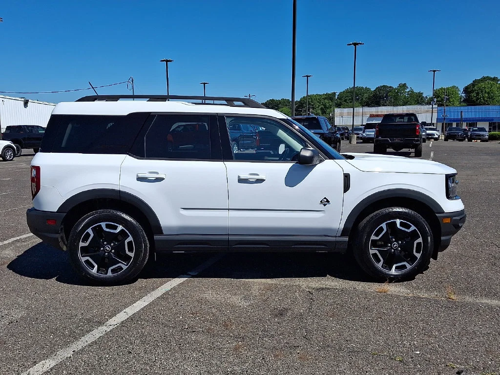 Used 2023 White Ford Outer Banks image 13