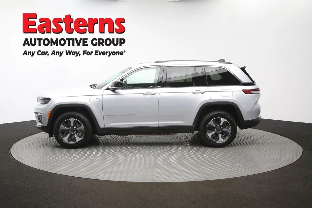 Used 2022 Silver Jeep 4xe image 63