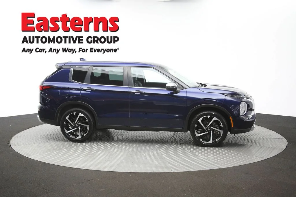 Used 2023 Blue Mitsubishi SE image 46