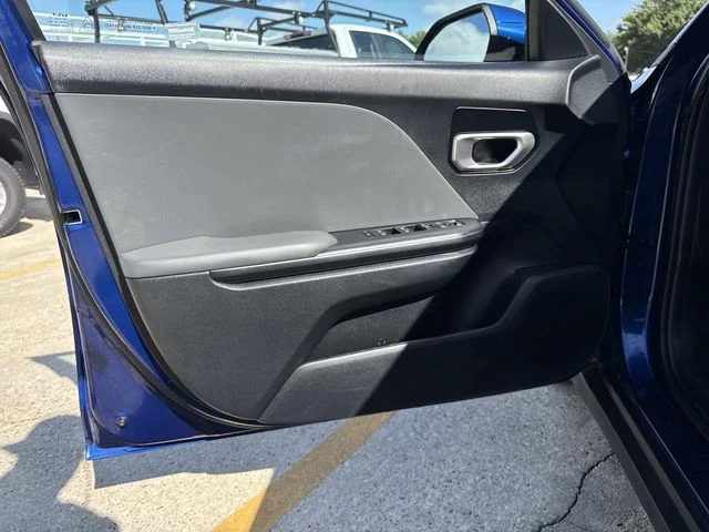 Used 2025 Blue Kia LXS image 31