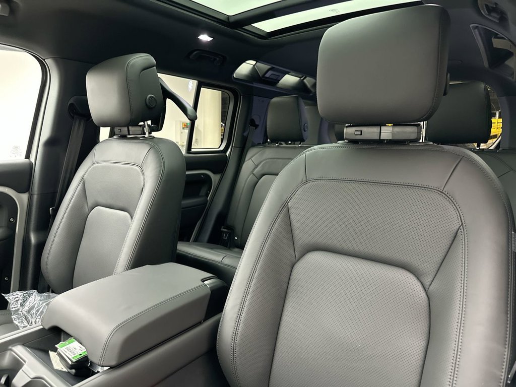 New 2026 Borasco Grey Land Rover X-Dynamic SE image 10