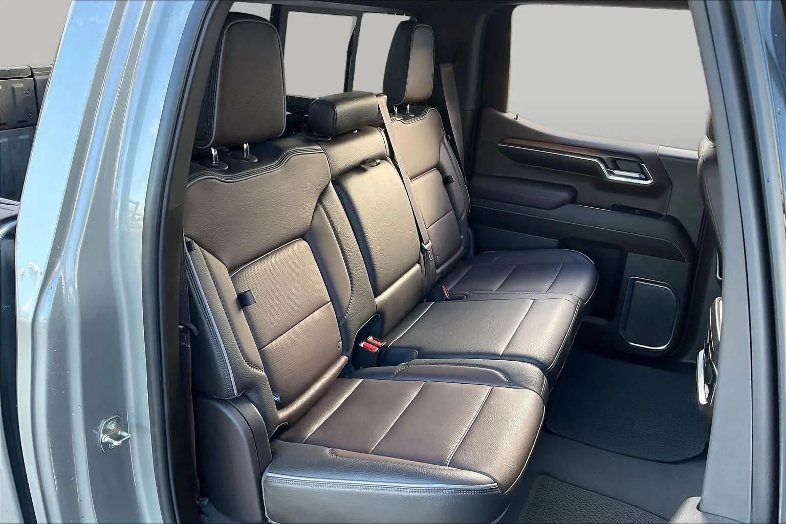Used 2024 Sterling Metallic GMC Denali image 18