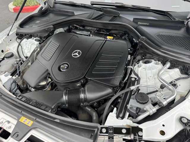 Certified Used 2023 Polar White Mercedes-Benz GLC 300 image 5