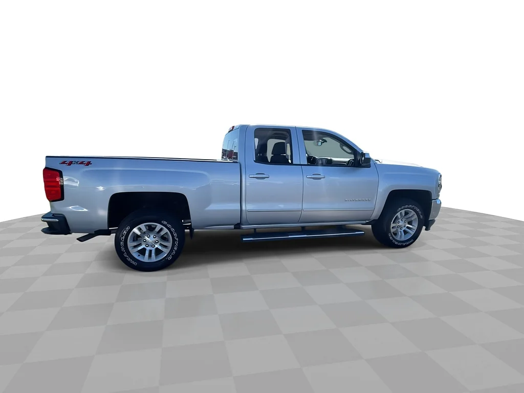 Used 2018 Silver Ice Metallic Chevrolet LT image 2