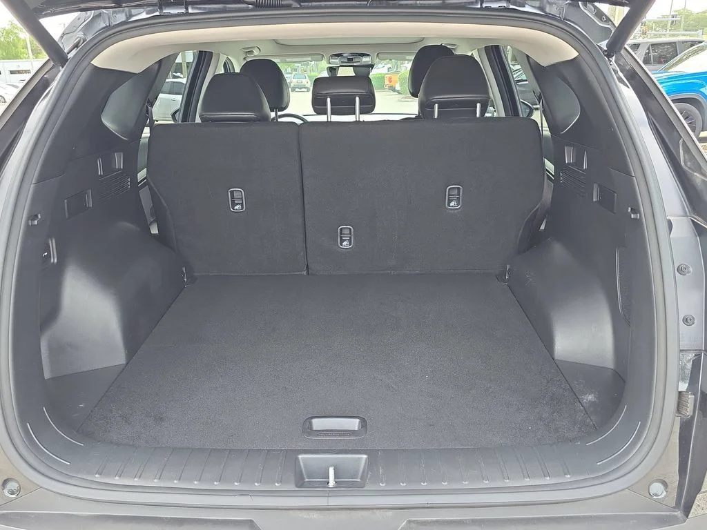 Used 2024 Black Hyundai Limited image 10