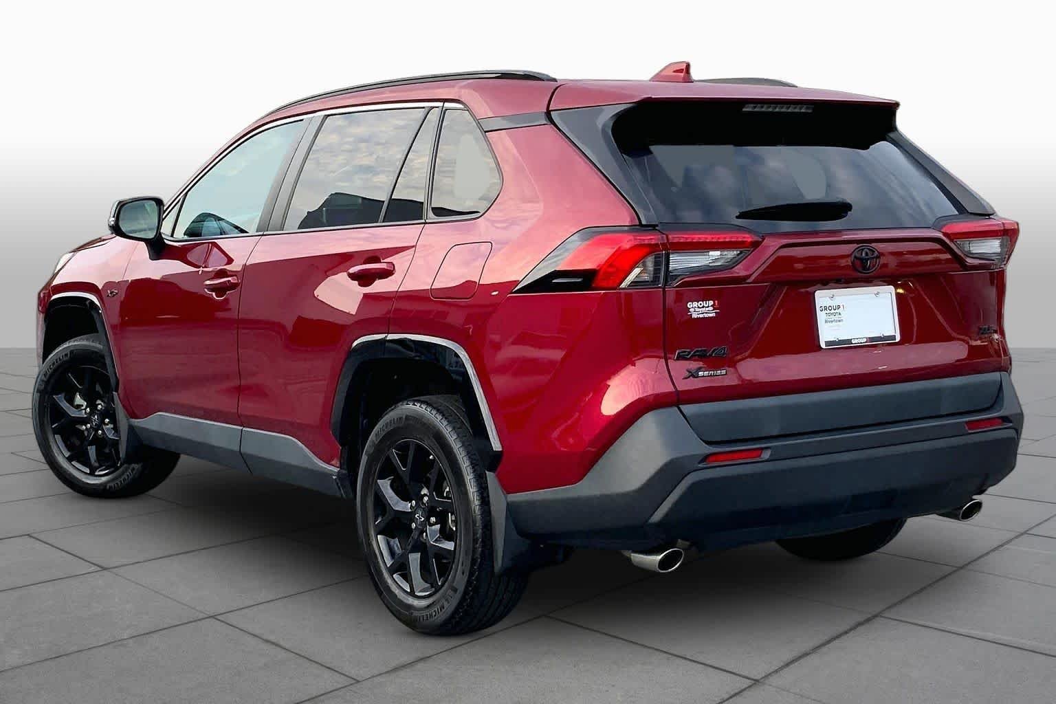 Used 2024 Ruby Flare Pearl Toyota XLE image 12