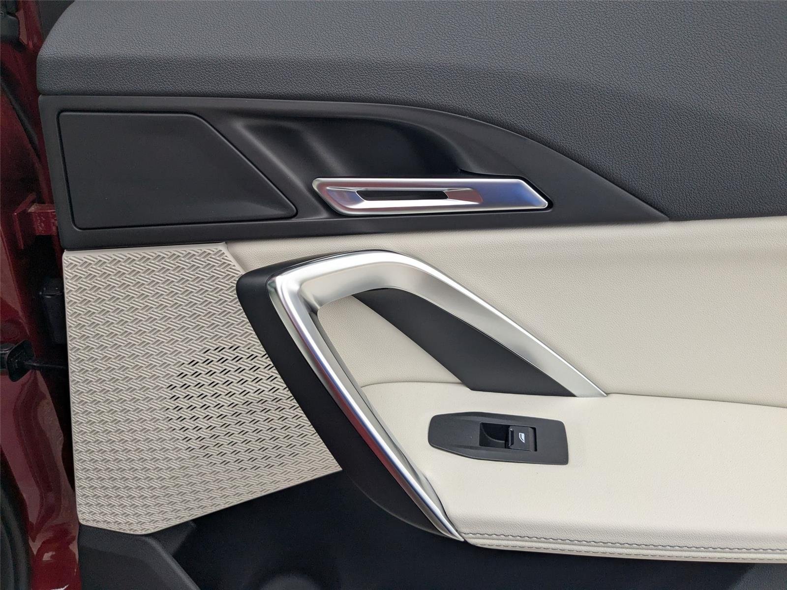 New 2026 Vegas Red Metallic BMW xDrive28i image 30