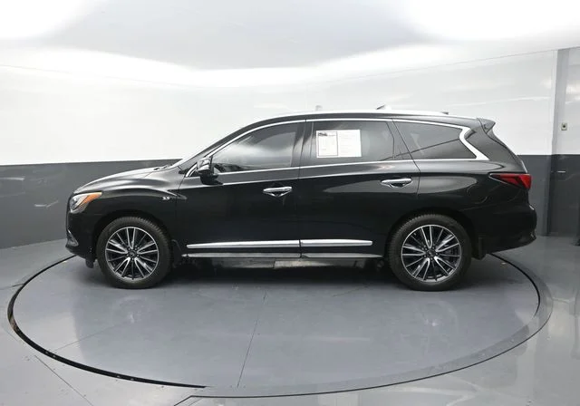 Used 2019 Black INFINITI LUXE image 7