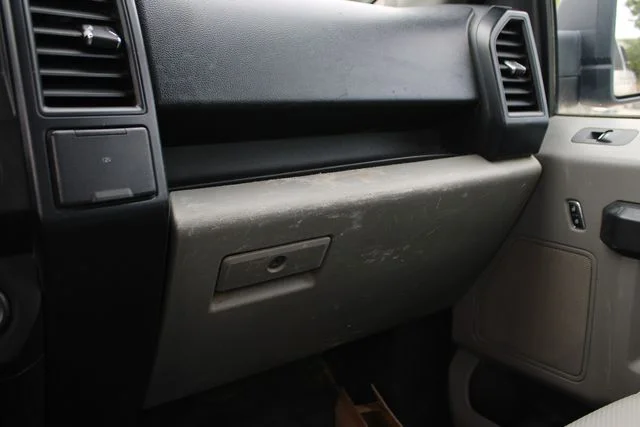Used 2016 White Ford XL image 20