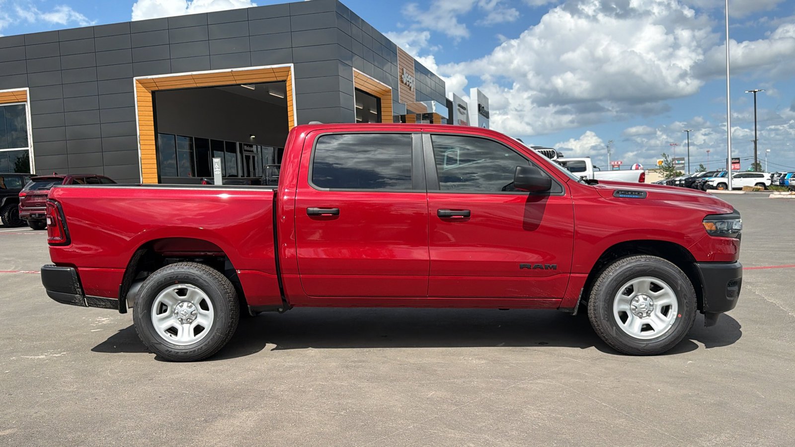 New 2026 Molten Red Pearl-Coat Exterior Paint RAM Tradesman image 4