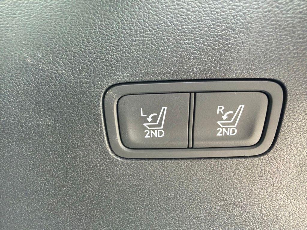 New 2026 Silver Hyundai SEL image 10