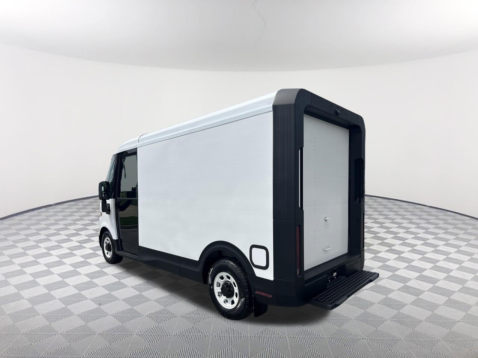 Used 2024 Oyster White Chevrolet Zevo 400 eAWD image 5