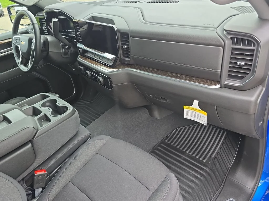 2025 Chevrolet Silverado 1500 LT - Photo 30