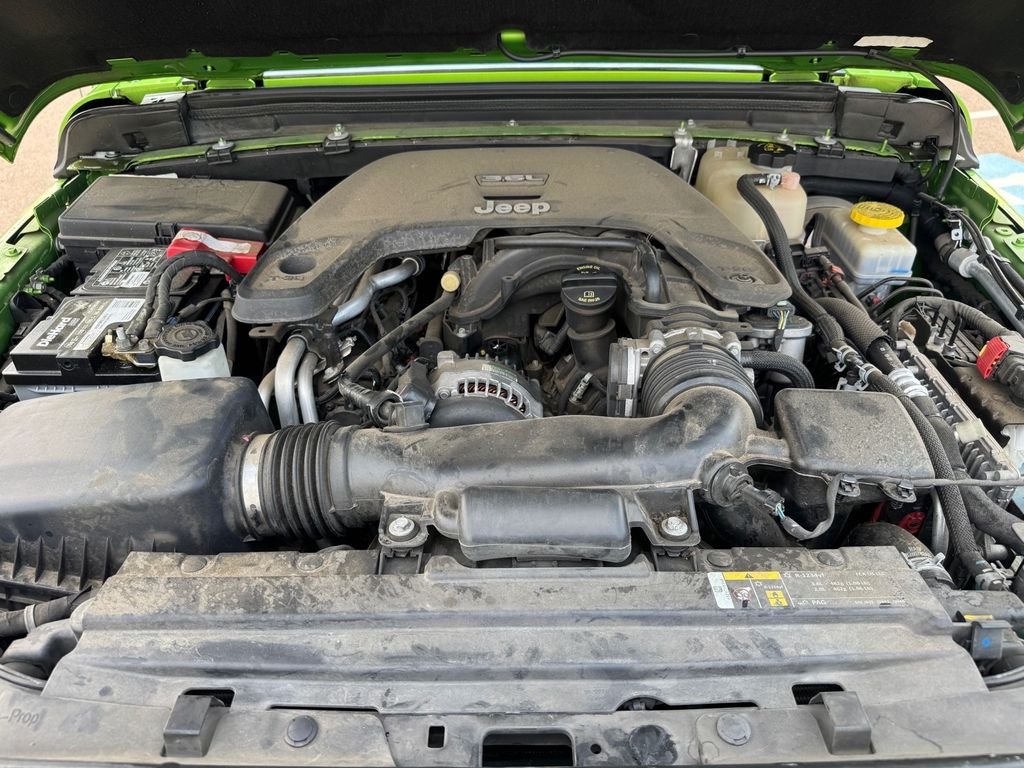 Used 2018 Green Jeep Sport S image 12