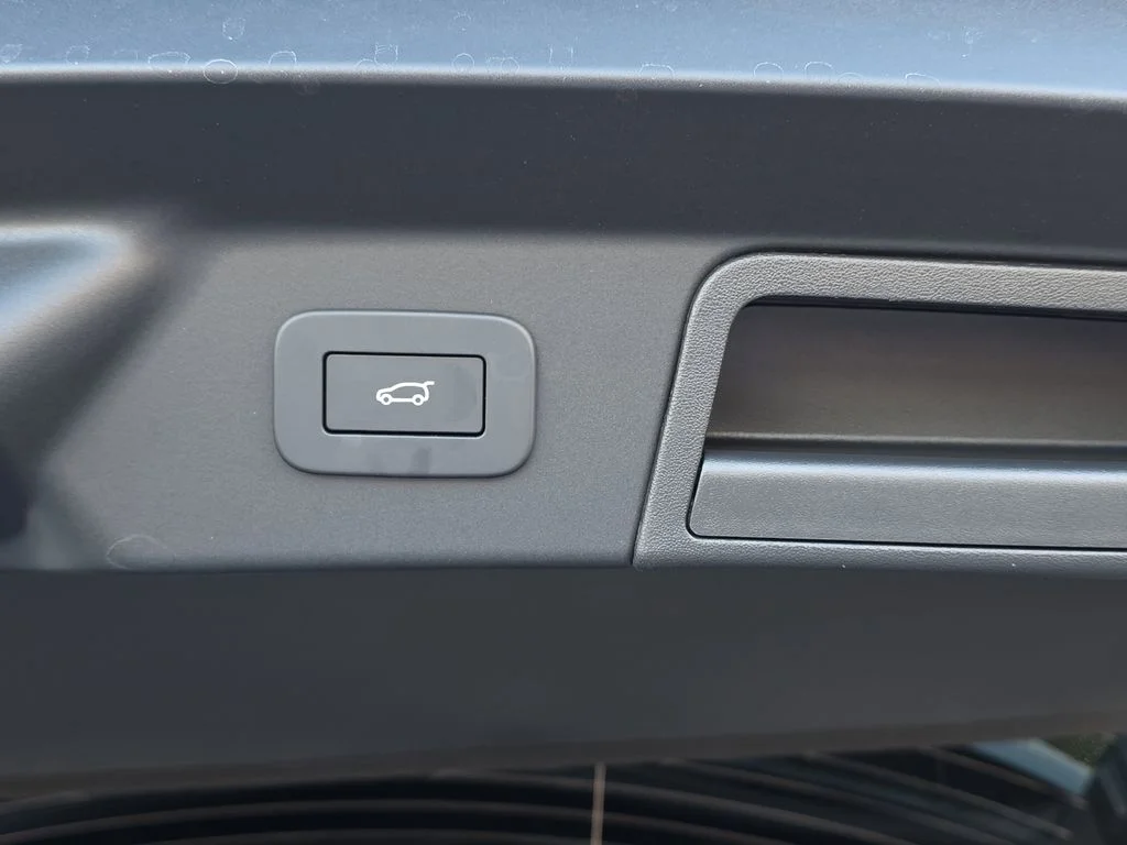 New 2026 Batumi Gold LAND ROVER Dynamic SE image 13