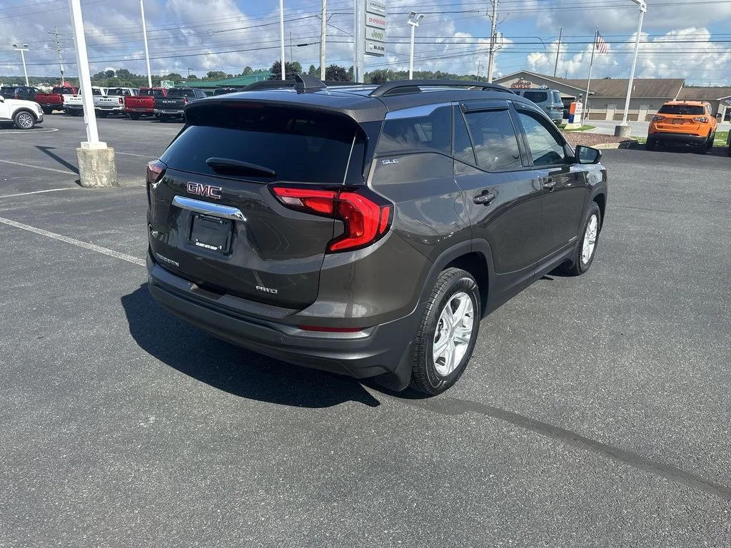 Used 2020 Gray GMC SLE image 8