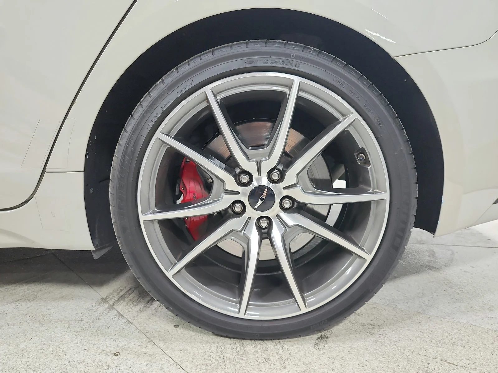 2025 GENESIS G70 Standard - Photo 19