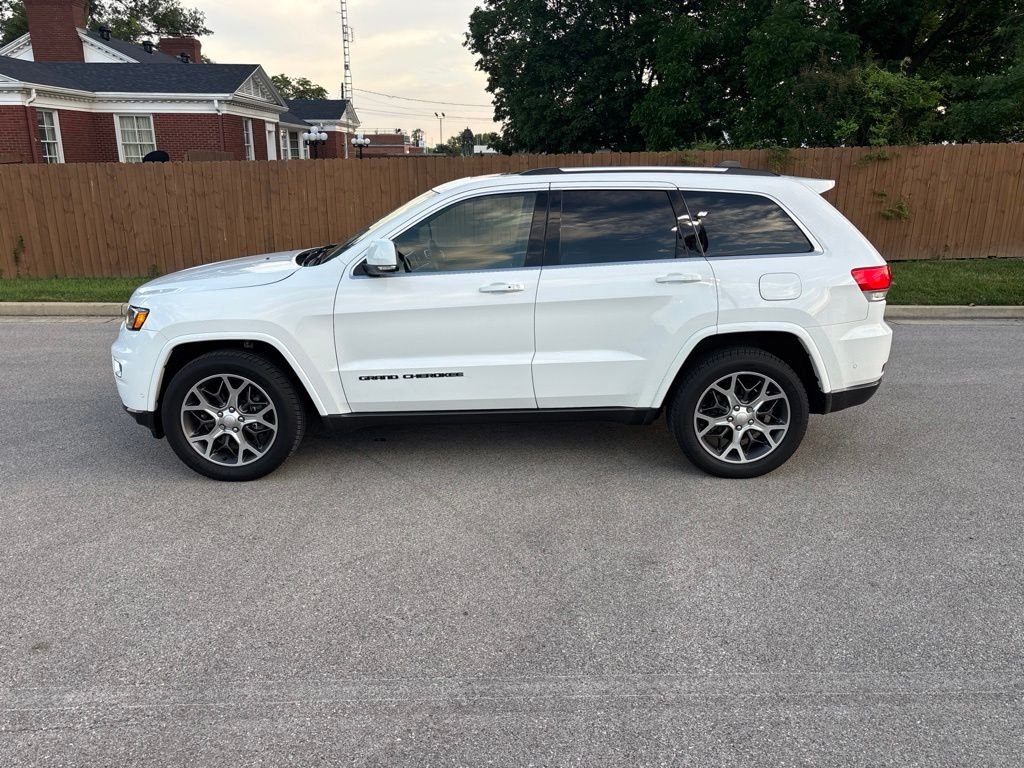 Used 2018 White Jeep Limited image 2