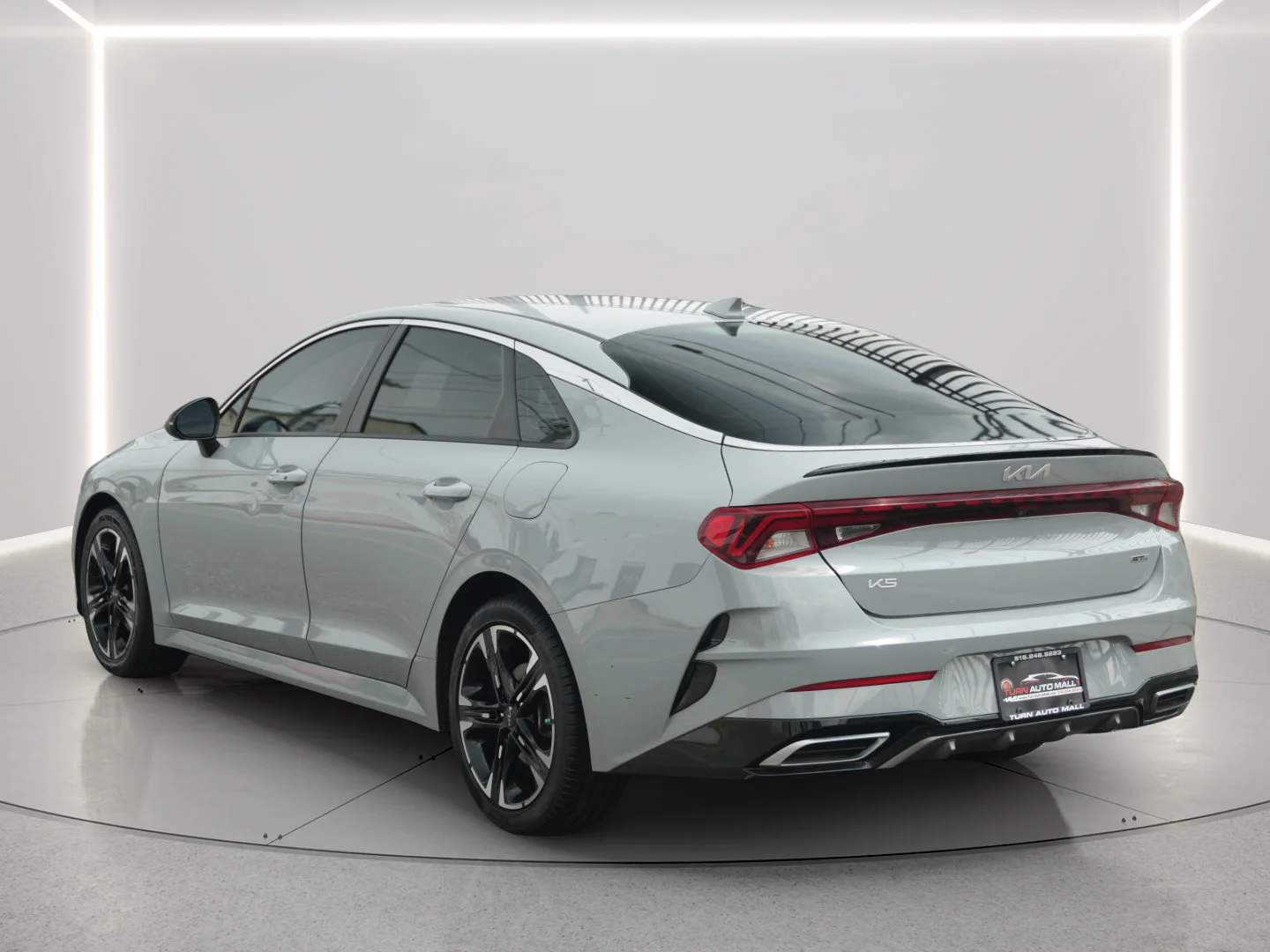 Used 2023 Wolf Gray Kia GT-Line image 3