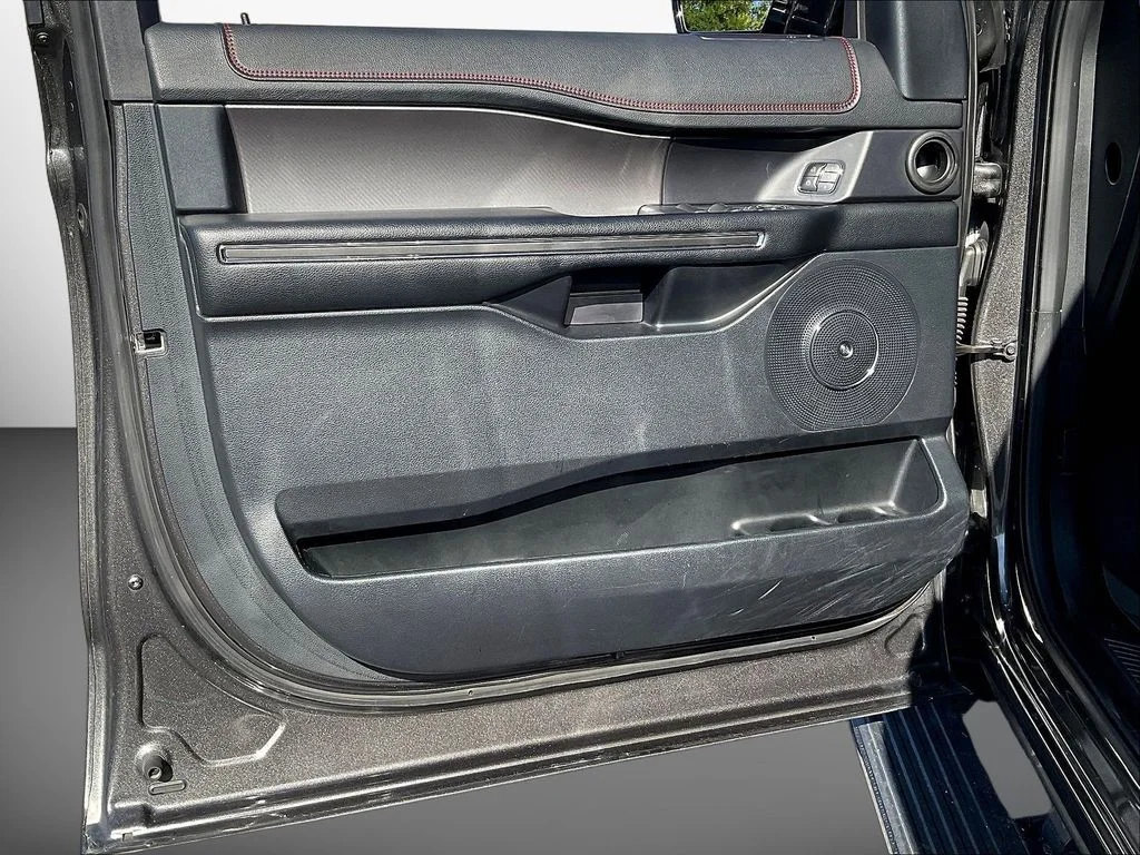 Used 2021 Magnetic Ford Limited image 23