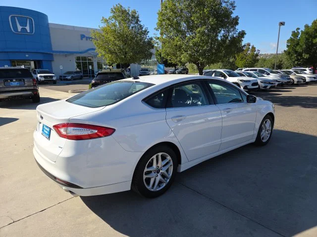 Used 2016 White Ford SE image 5