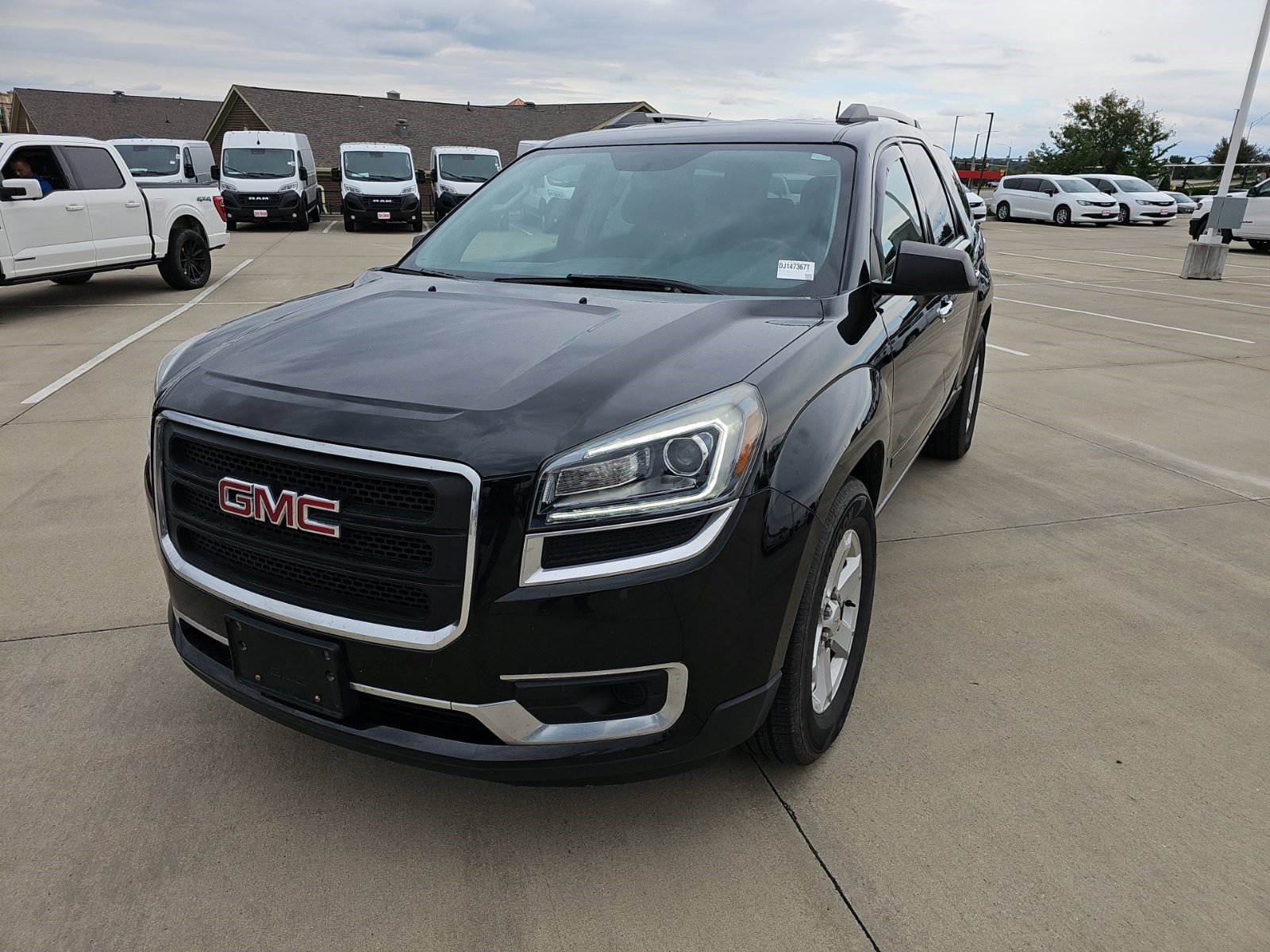 Used 2013 GMC Acadia SLE with VIN 1GKKVPKDXDJ147367 for sale in Urbandale, IA