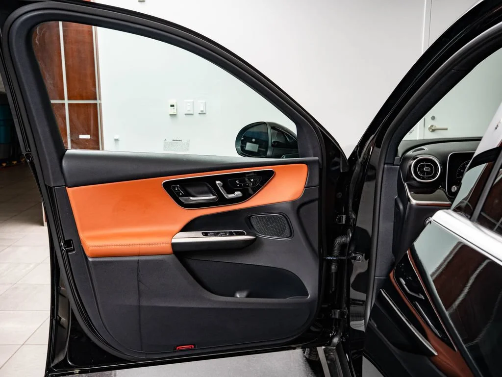 New 2026 Black Mercedes-Benz GLC 300 image 27