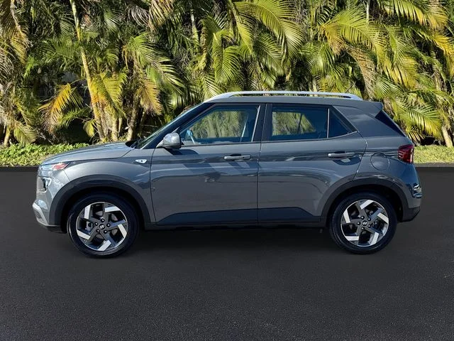 Used 2025 Gray Hyundai SEL image 8