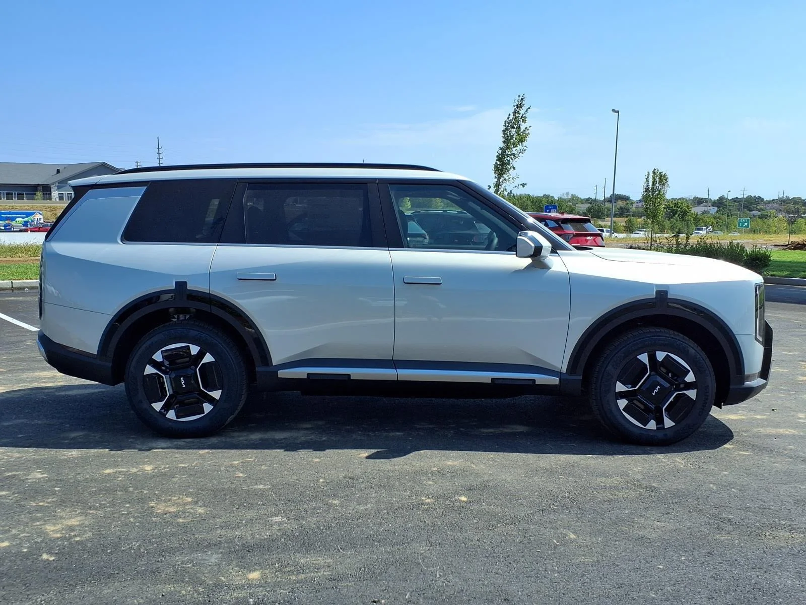 New 2027 Ivory Silver KIA EX AWD image 18