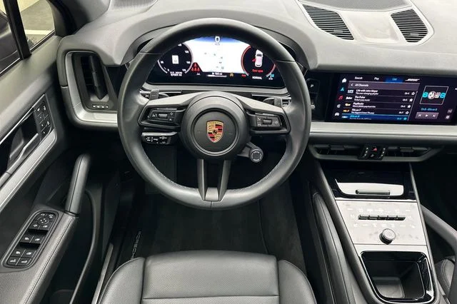 Used 2024  Porsche Base image 13