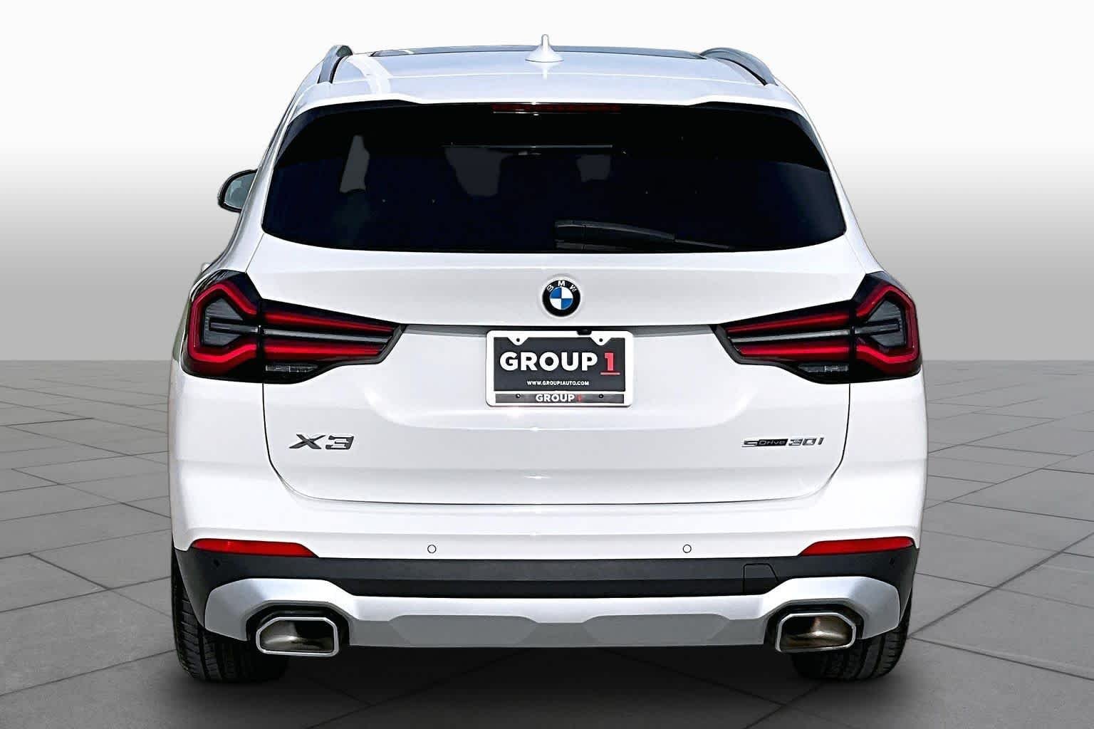 Used 2023 Alpine White BMW sDrive30i image 4